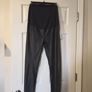 Isabel Maternity Active High Gloss Legginga by Ingred & Isabel multiple sizes